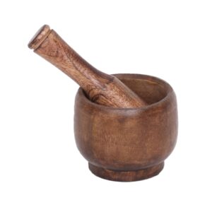 מכתש ועלי מעץ