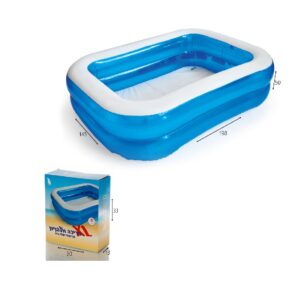 בריכה מלבנית ענקית